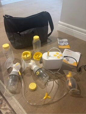 Medela pump in style with extras